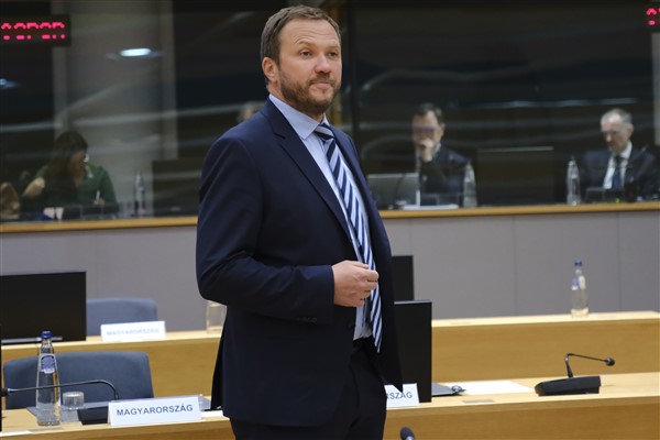 Tsahkna’dan Hollandalı mevkidaşı Berendsen’e tebrik mesajı